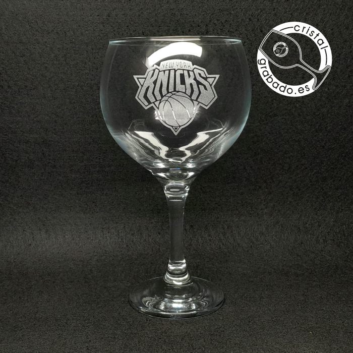 Copa balón grabada con el escudo de los New York Knicks